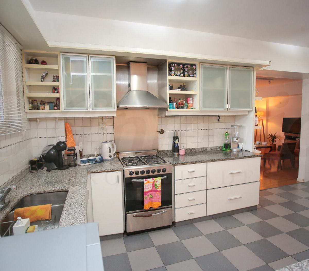 Piso de 4 Ambientes con Patio - Play - Room - Ameneties - Cochera y Baulera 5