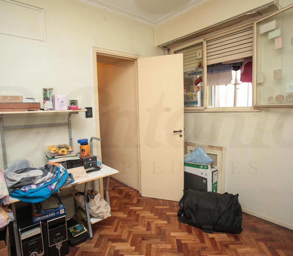Departamento de 4 Ambientes con Dependencia de Servicio. Apto Profesional 3