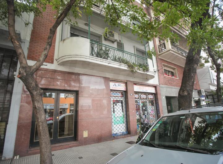 Departamento de 3 ambientes con dep. de serv. 3