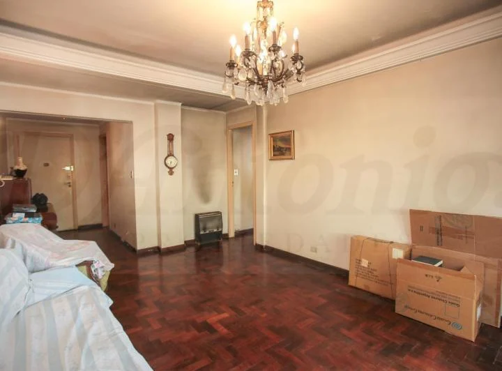 Departamento de 3 ambientes con dep. de serv. 5