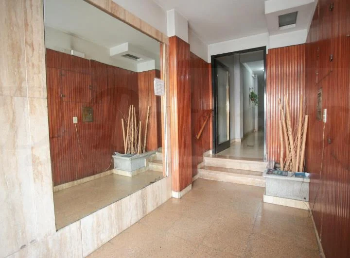 Departamento de 3 ambientes con dep. de serv. 4