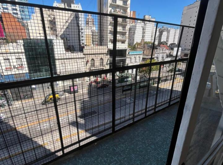 2 Ambientes, frente con balcón, apto profesional  , SOLO USO PROFESIONAL 4