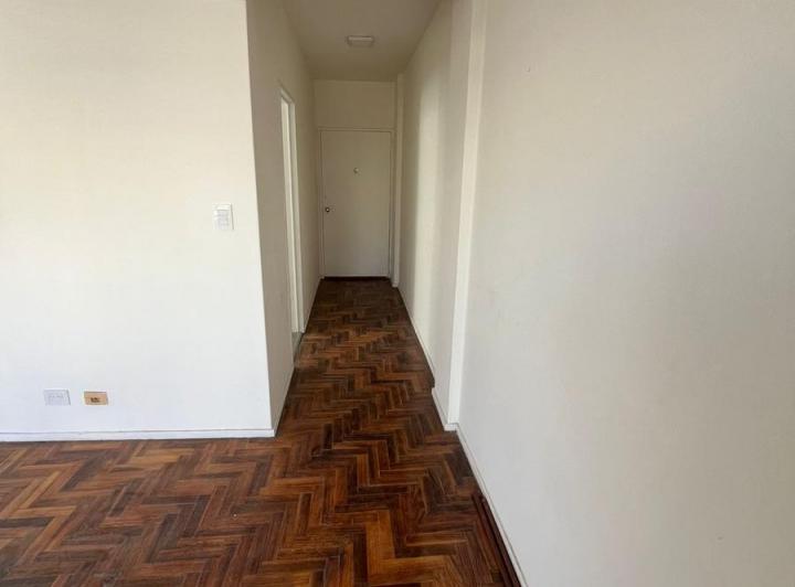 2 Ambientes, frente con balcón, apto profesional  , SOLO USO PROFESIONAL 5