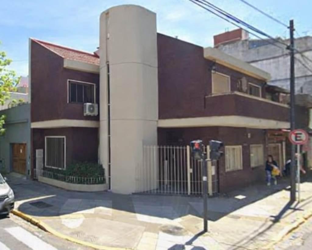 Oportunidad en Almagro: Amplia Casa de 6 Ambientes en Venta