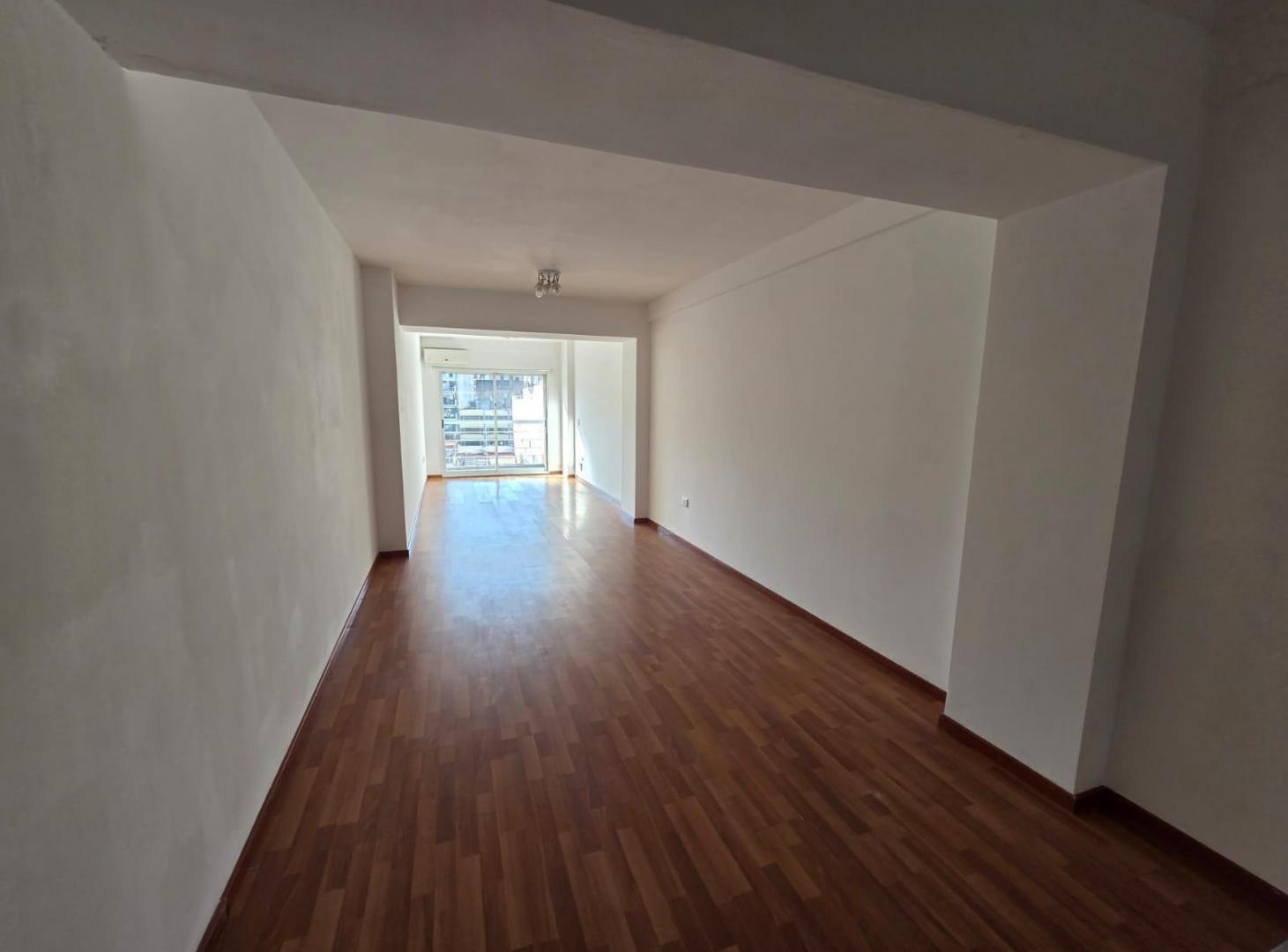 Alquiler Monoambiente Divisible con Patio – Recoleta