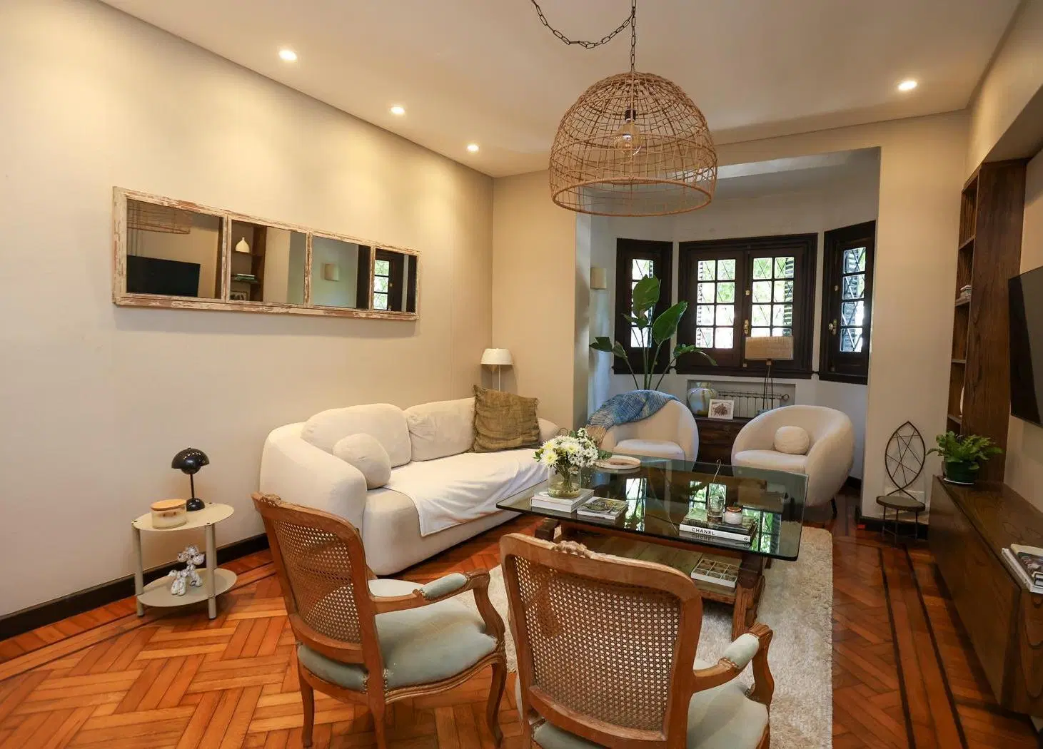 Venta - Casa Estilo Inglés - Belgrano R - Frente a San Patricio 8