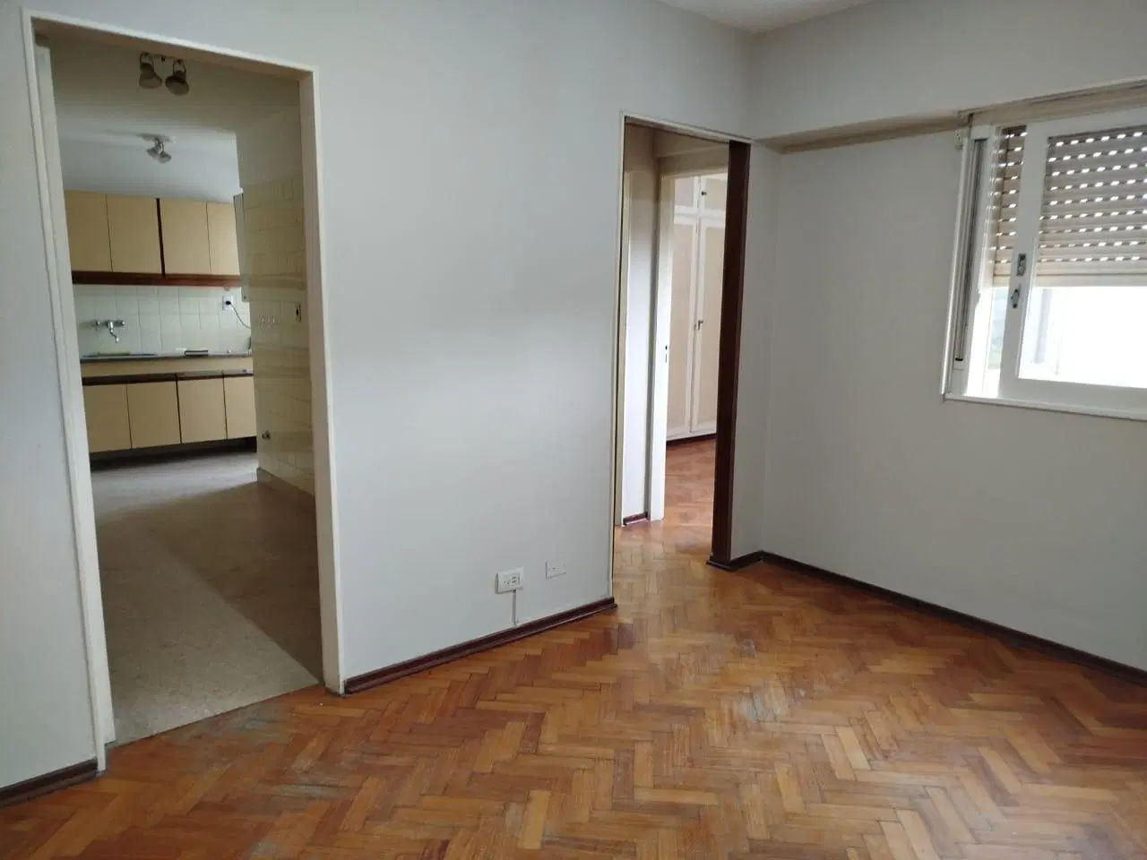 Departamento de 2 ambientes  a metros de Av. Rivadavia y la Plaza Flores- Zona Comercial 2