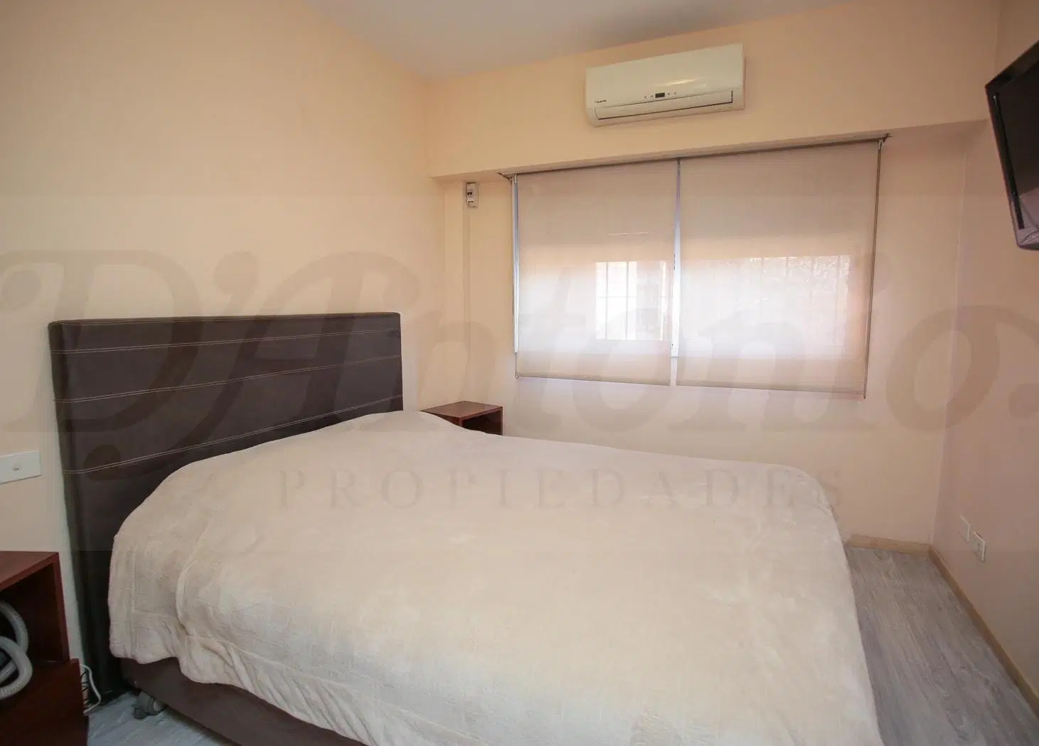Casa- Triplex de 4 Dormitorios con Pileta, Jardín de Invierno y Cochera en 3 Plantas 5
