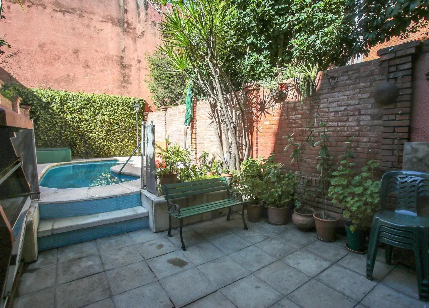 Casa- Triplex de 4 Dormitorios con Pileta, Jardín de Invierno y Cochera en 3 Plantas 3