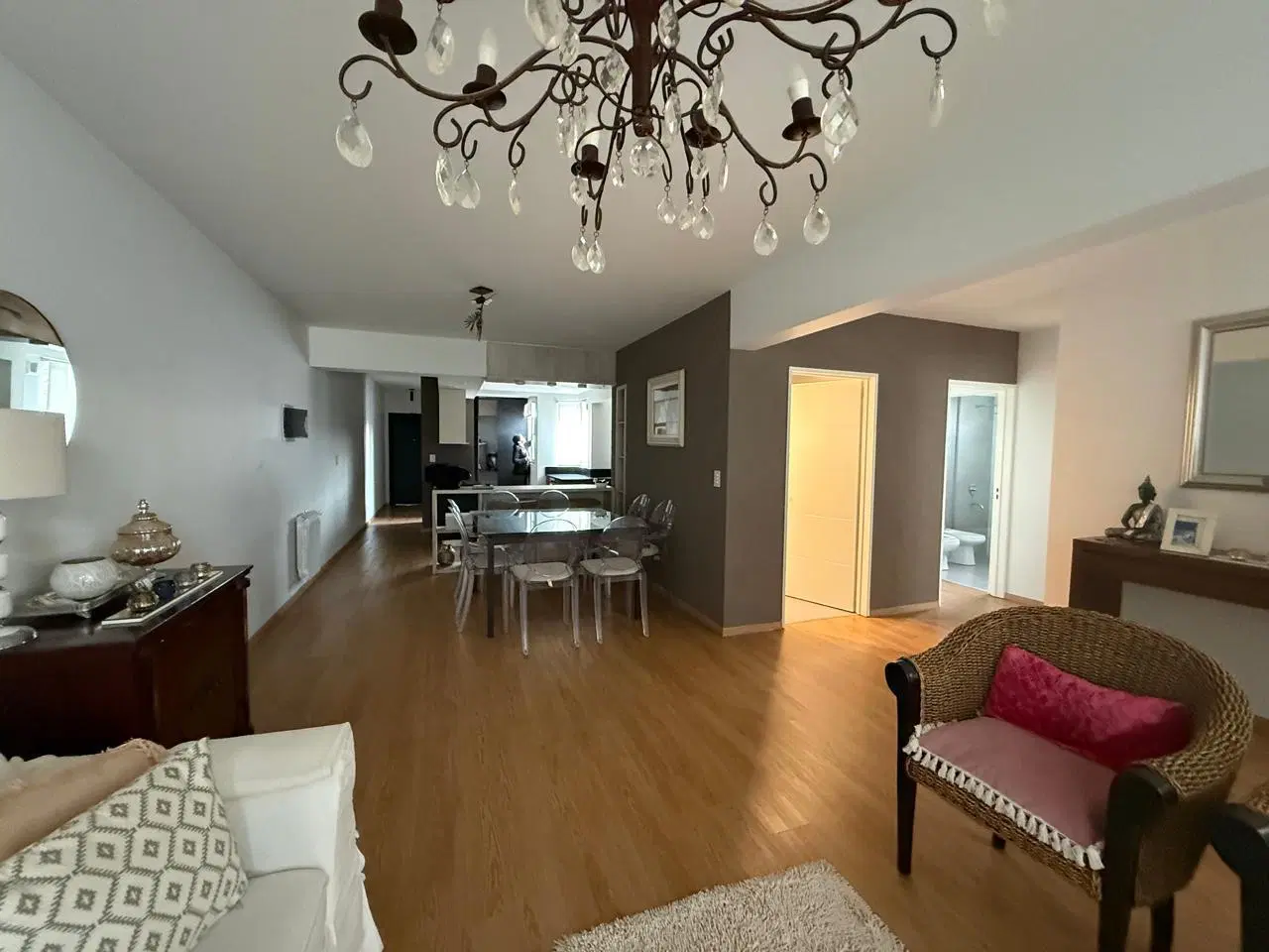 Departamento 3 ambientes con balcón al frente - 2do piso con espacio guardacoche en Saavedra 3