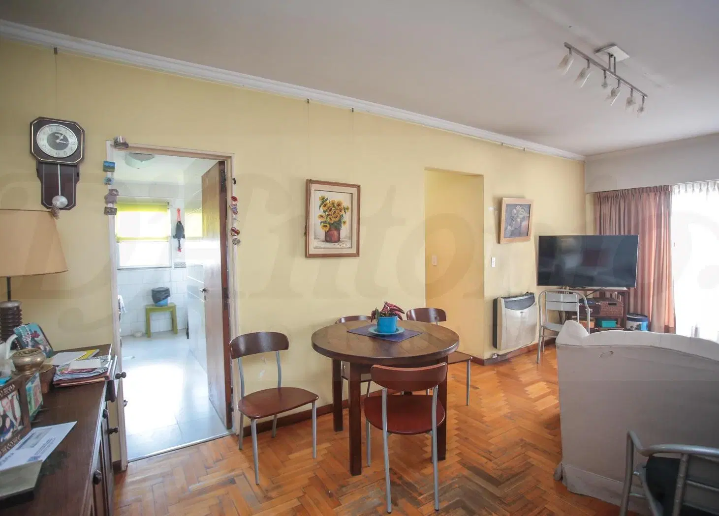 3 ambientes con balcón, baulera y vista abierta en Venta o Alquiler. 4