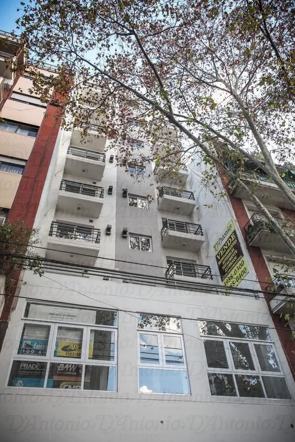 Alquiler monoambiente con patio y balcón apto profesional 4