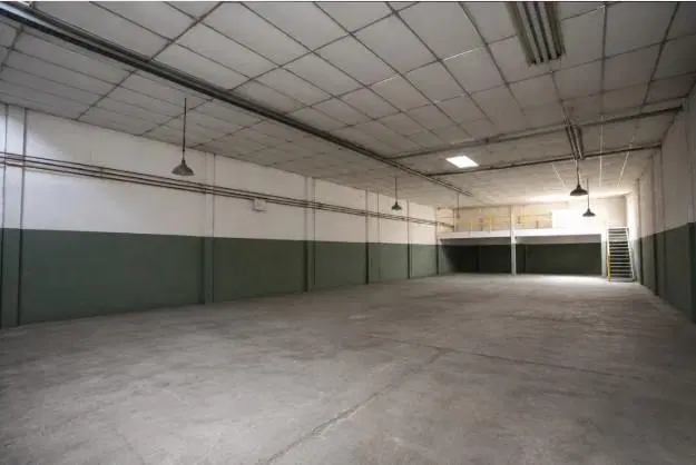 Planta Industrial con nave, entrada de camiones y gran potencial constructivo en Nueva Pompeya 8