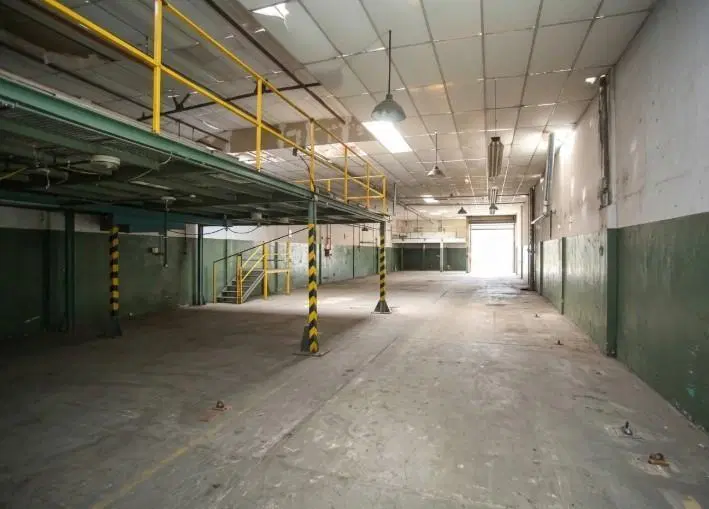 Planta Industrial con nave, entrada de camiones y gran potencial constructivo en Nueva Pompeya 5