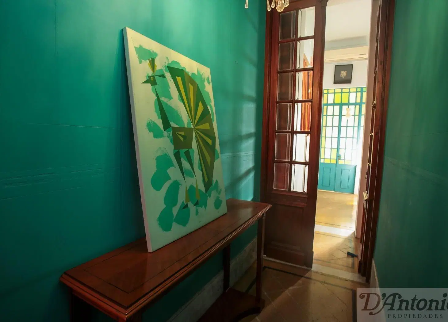 Casa de estilo media romana reciclada a nuevo con jardín de 18x9 y garage en Boedo 3