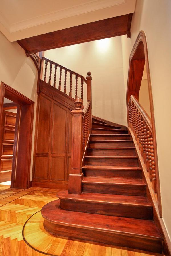 Foto de Casa estilo Tudor en alquiler con jardin y piscina - Belgrano R, imagen 1