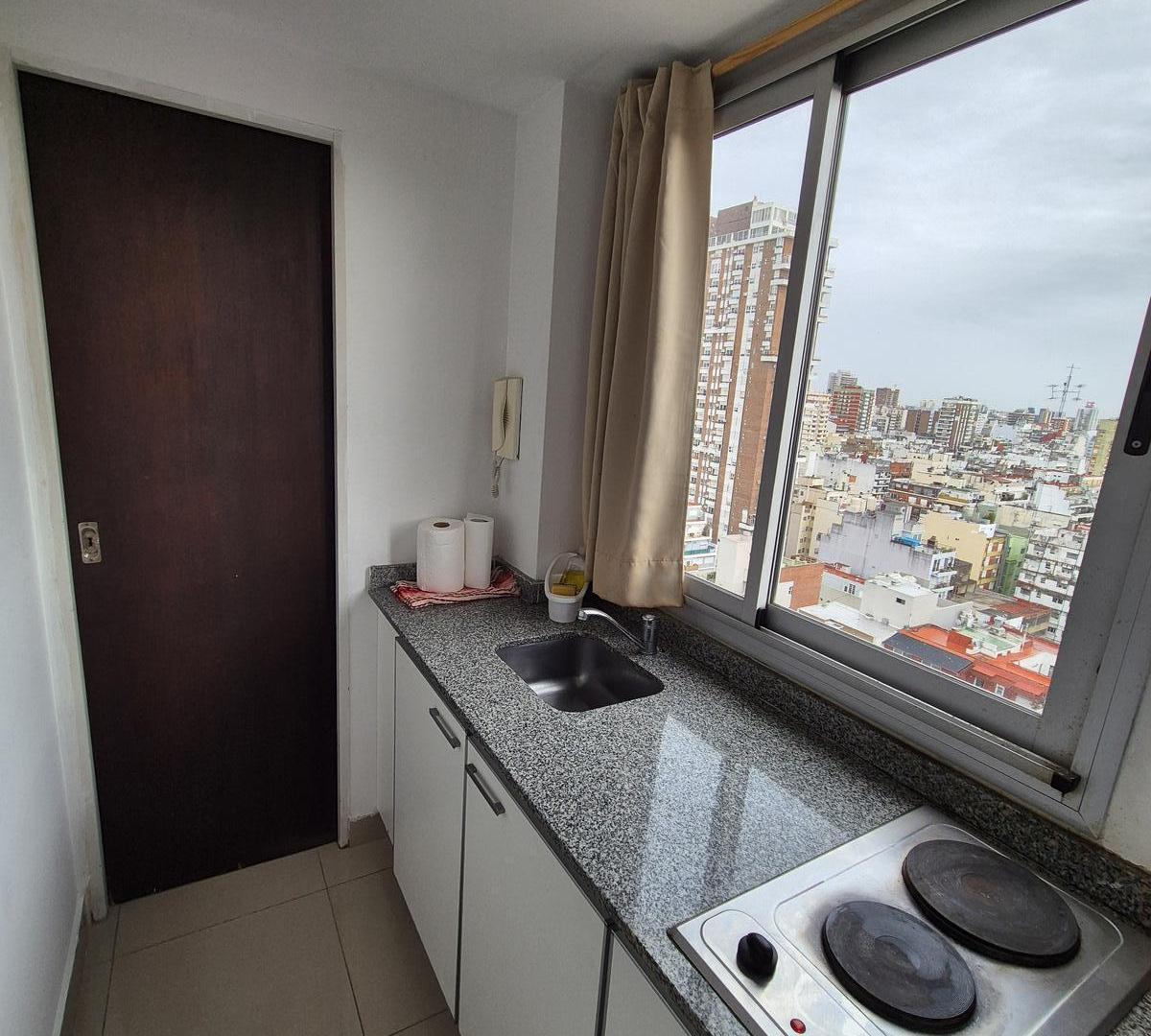 Foto de ALQUILER| MONOAMBIENTE DIVIDIDO PISO 17 CON BALCÓN Y AMENITIES – APTO, imagen 2