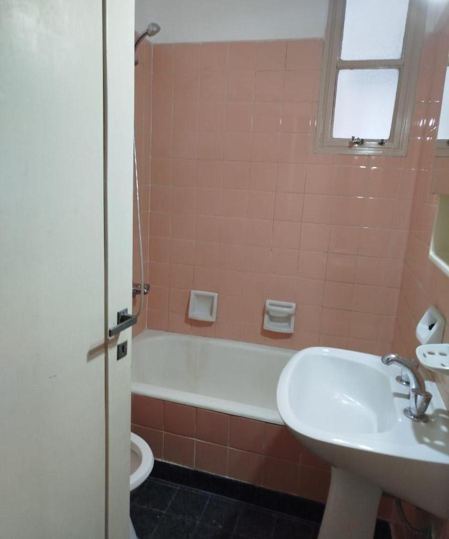 Foto de Alquiler- Departamento de 2 ambientes a metros de Av. Rivadavia y la, imagen 5