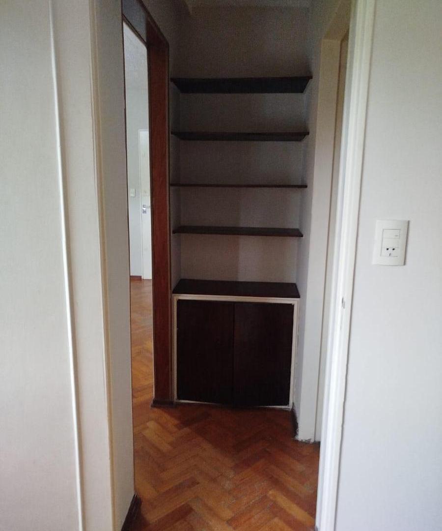 Foto de Alquiler- Departamento de 2 ambientes a metros de Av. Rivadavia y la, imagen 2