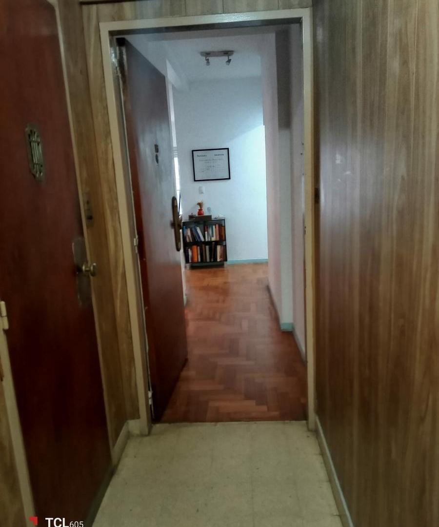 Foto de Amplio Semipiso de 4 Ambientes con Balcón Corrido en San Telmo, imagen 3