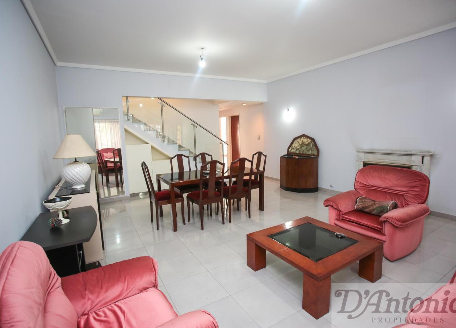 Foto de ¡La casa ideal para tu familia! 7 ambientes con jardín y quincho, imagen 1