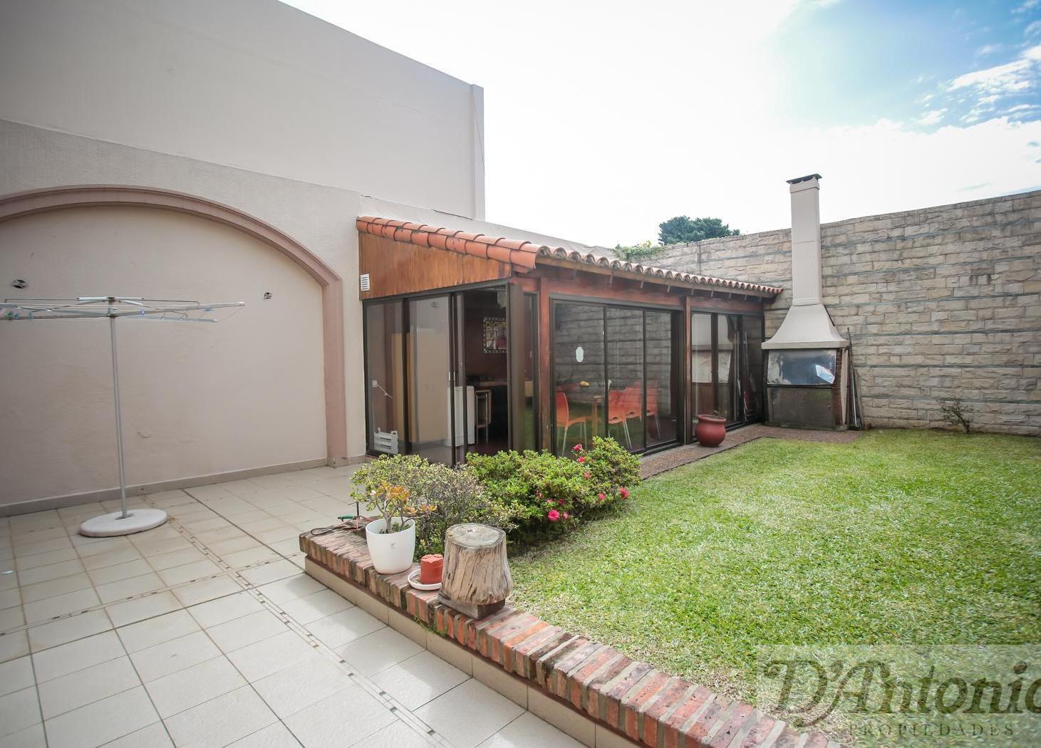 Foto de ¡La casa ideal para tu familia! 7 ambientes con jardín y quincho, imagen 2