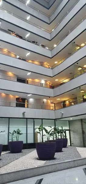 Impecable oficina 100 m2 c/coch. en la mejor ubicación de Pto. Madero 3