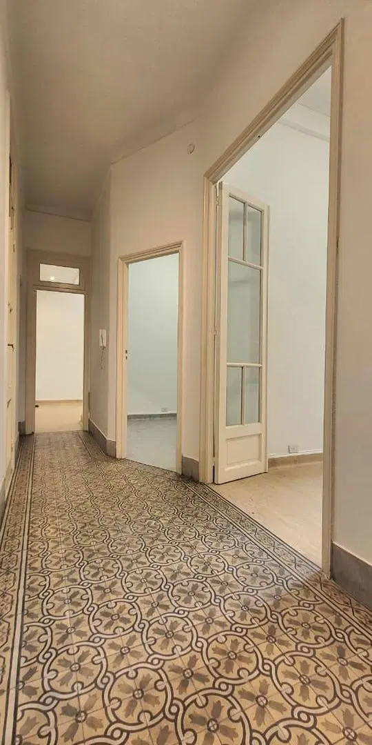 Oficina 90 m2 (4 amb) s/Pueyrredón esq. Corrientes 2