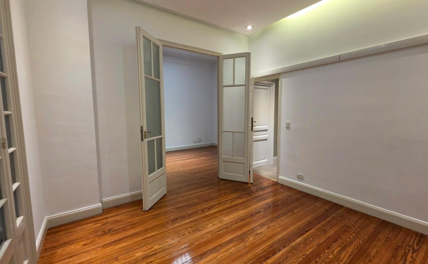 Foto de Oficina 265 m2 (11 amb) s/Corrientes esq. Pueyrredón, imagen 4