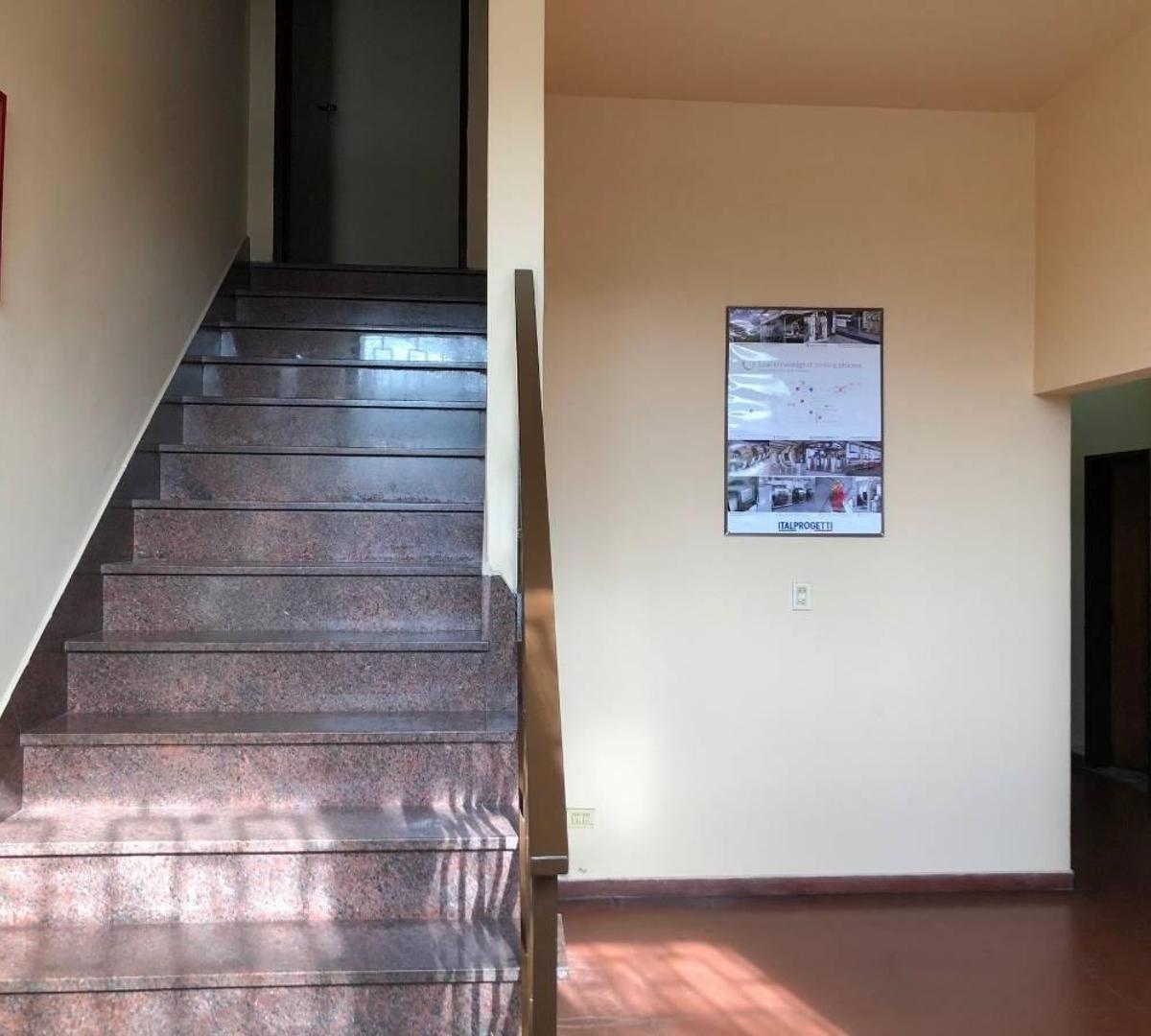 Complejo de Oficinas + Gran Galpon - Lanus Oeste 2