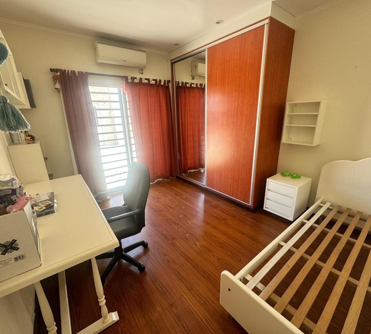 Vivienda de 3 Ambientes + Galpon/local - Luis Guillon 3