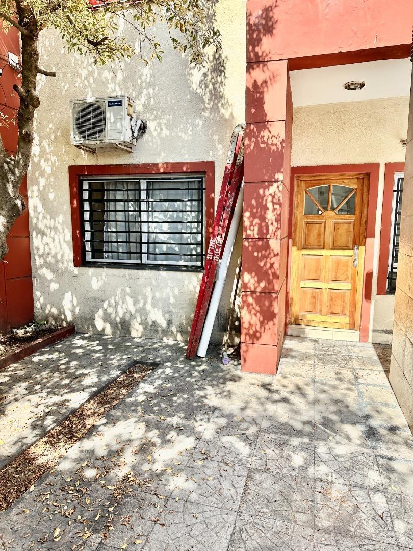 Dpto Tipo PH, 3 Amb con Patio - Lanús Oeste 2