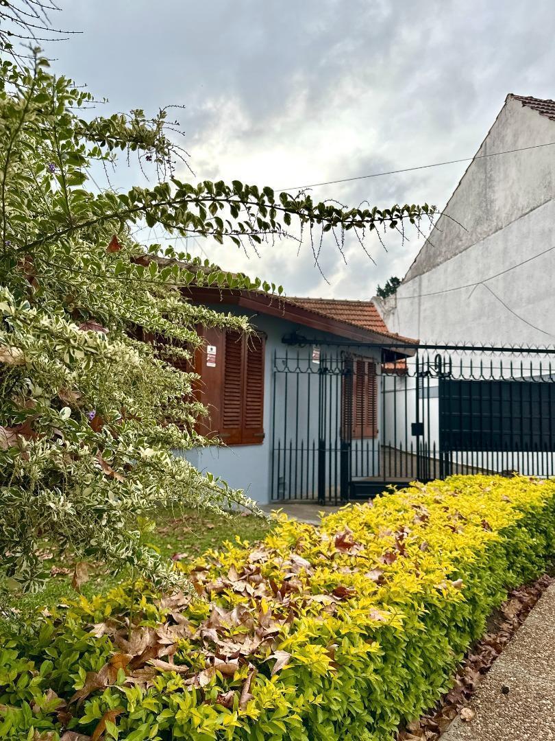 Casa 3 dormitorios , parque, quincho y parrilla - Lomas