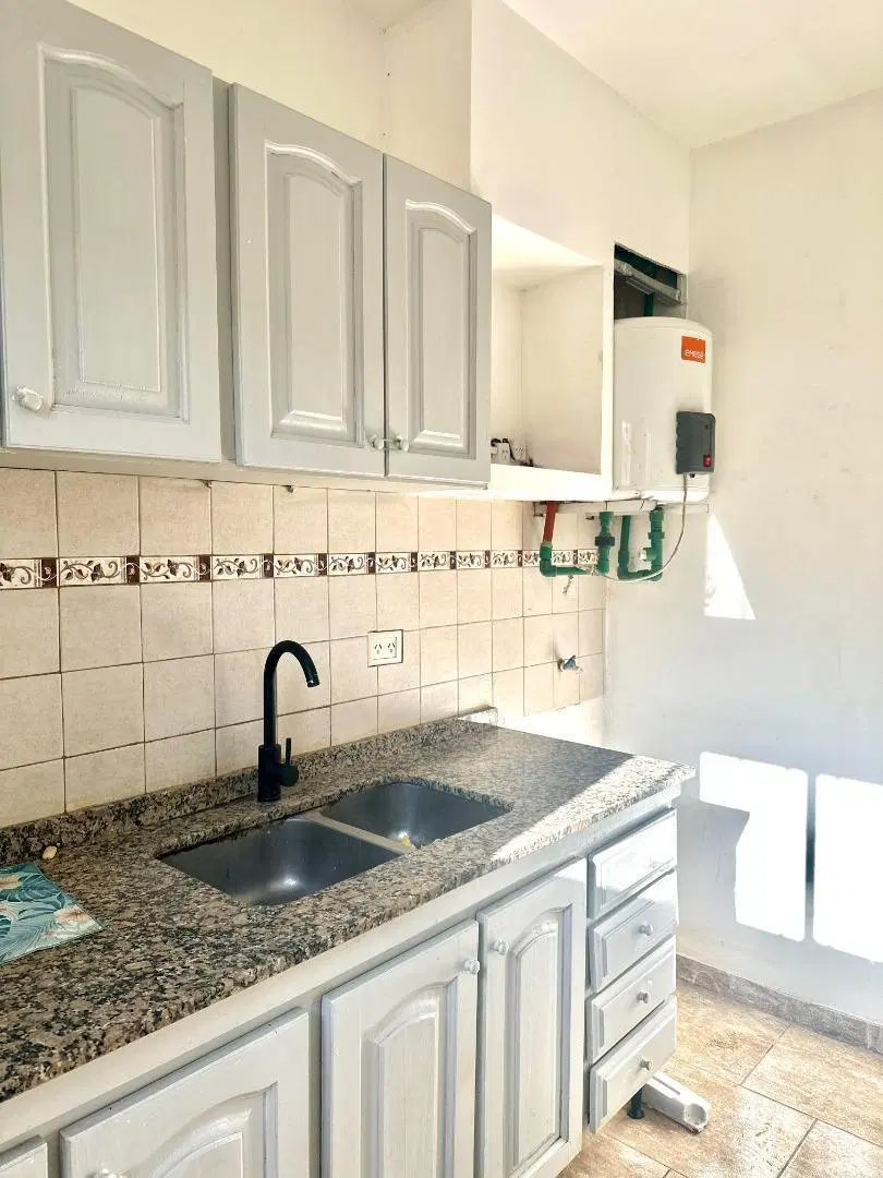 Dpto 3 amb en 1er piso por escalera - Sin expensas 4