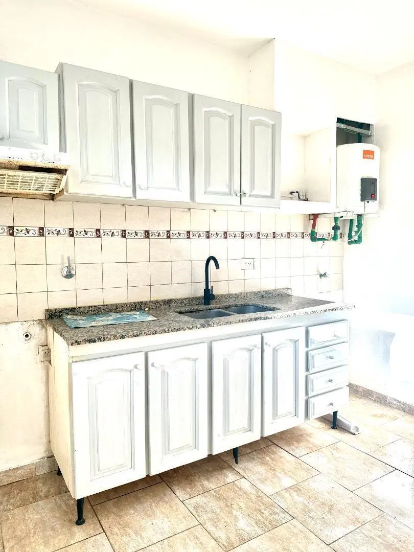 Dpto 3 amb sin expensas - M.Chimento 989 5