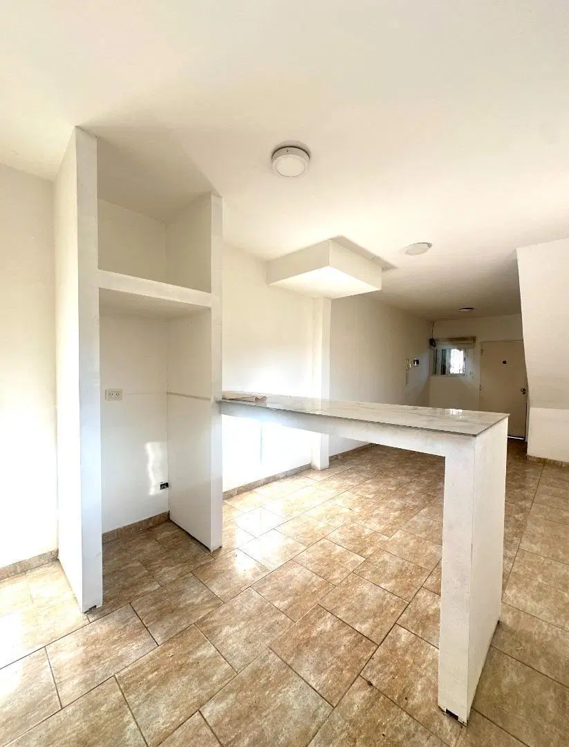 Dpto 3 amb sin expensas - M.Chimento 989 4