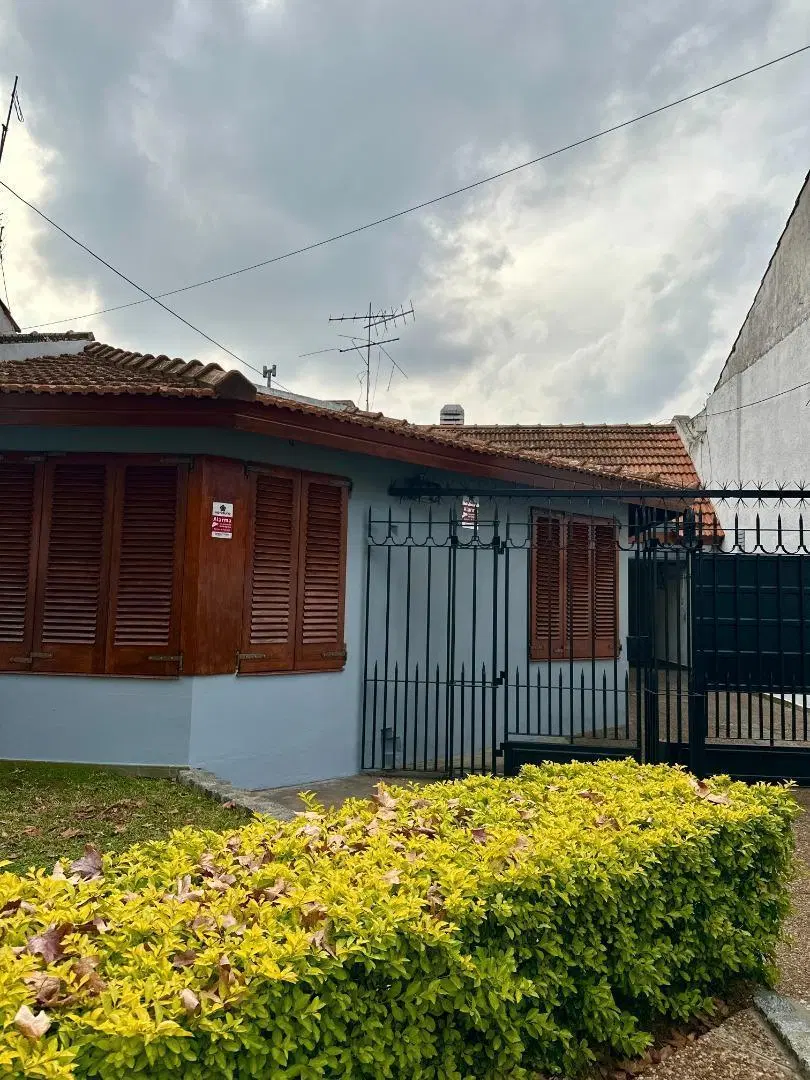 Casa con parque, quincho y parrilla - Colombres 1559 2