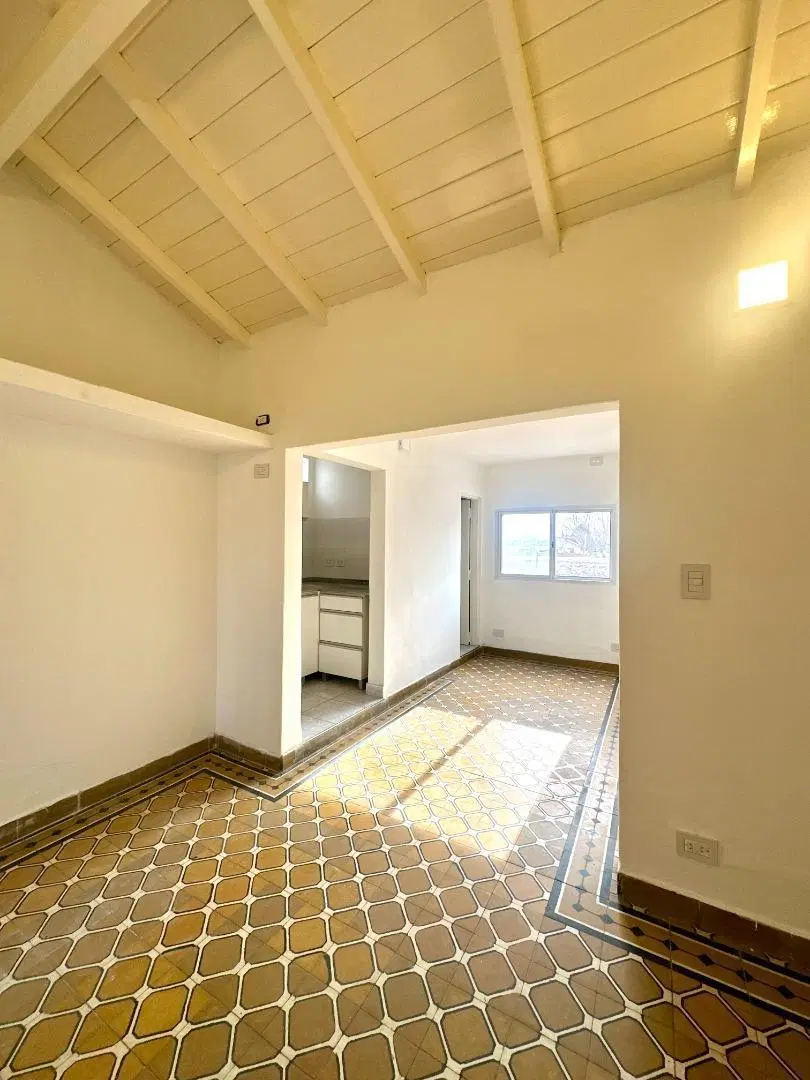 Dpto 2 amb, 1er piso por escalera con terraza - Temperley 3
