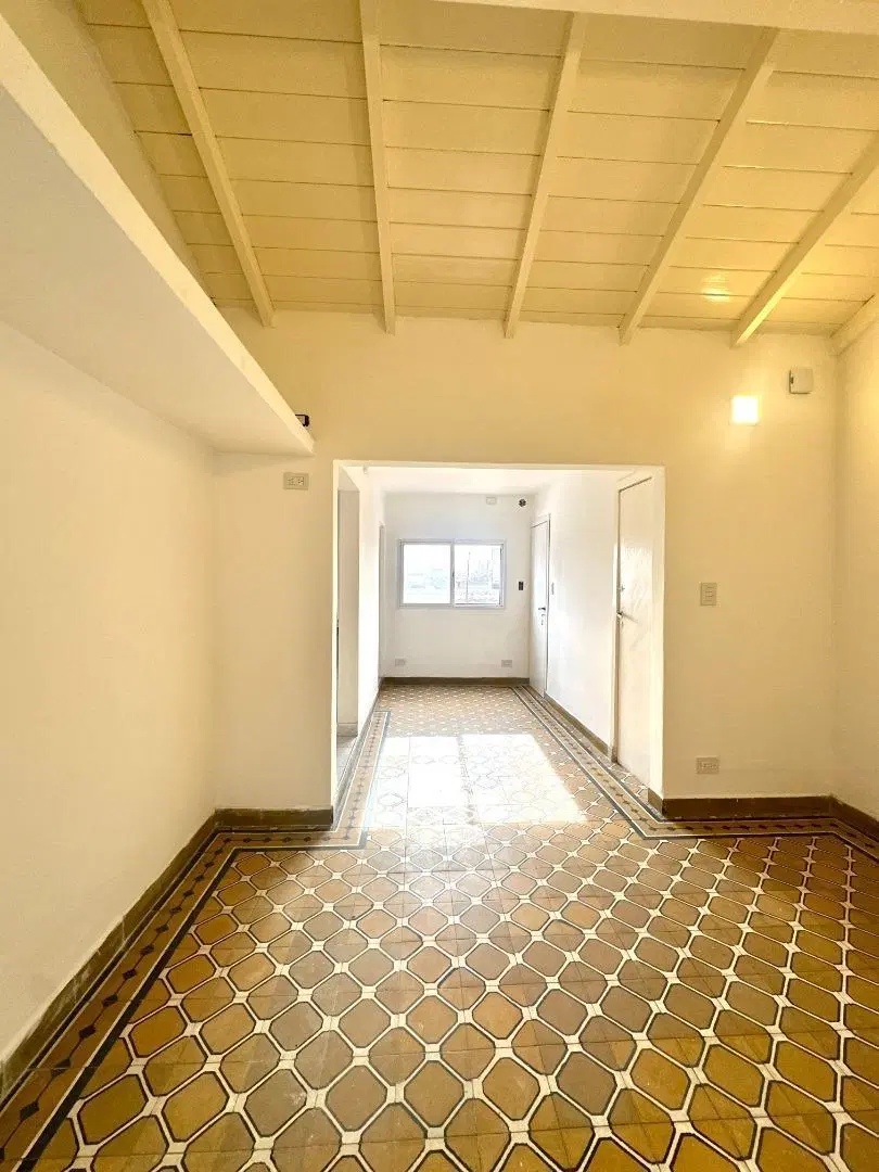 Dpto 2 amb, 1er piso por escalera con terraza - Temperley 2
