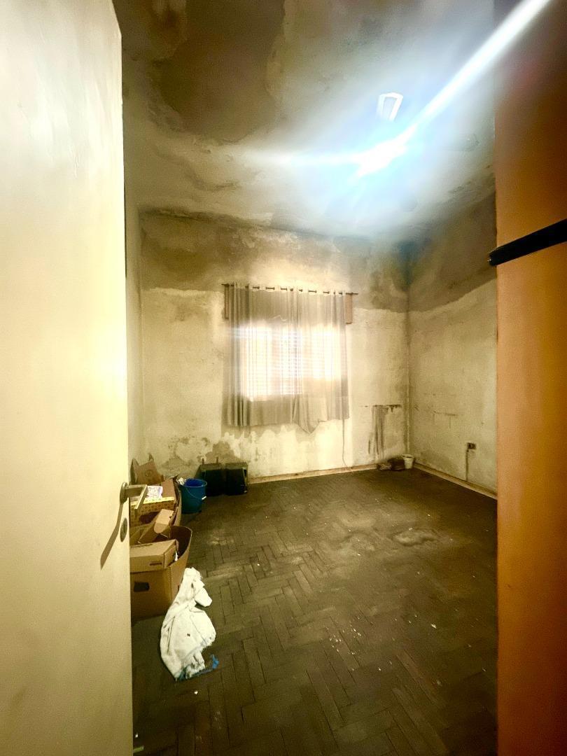 Foto de Casa a reciclar en lote de 10x40 mts - Temperley, imagen 5