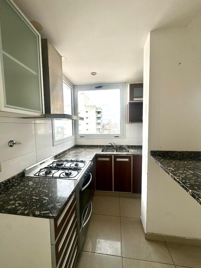 Foto de Dpto 2 amb en edificio con SUM y pileta - Sáenz 123, imagen 2