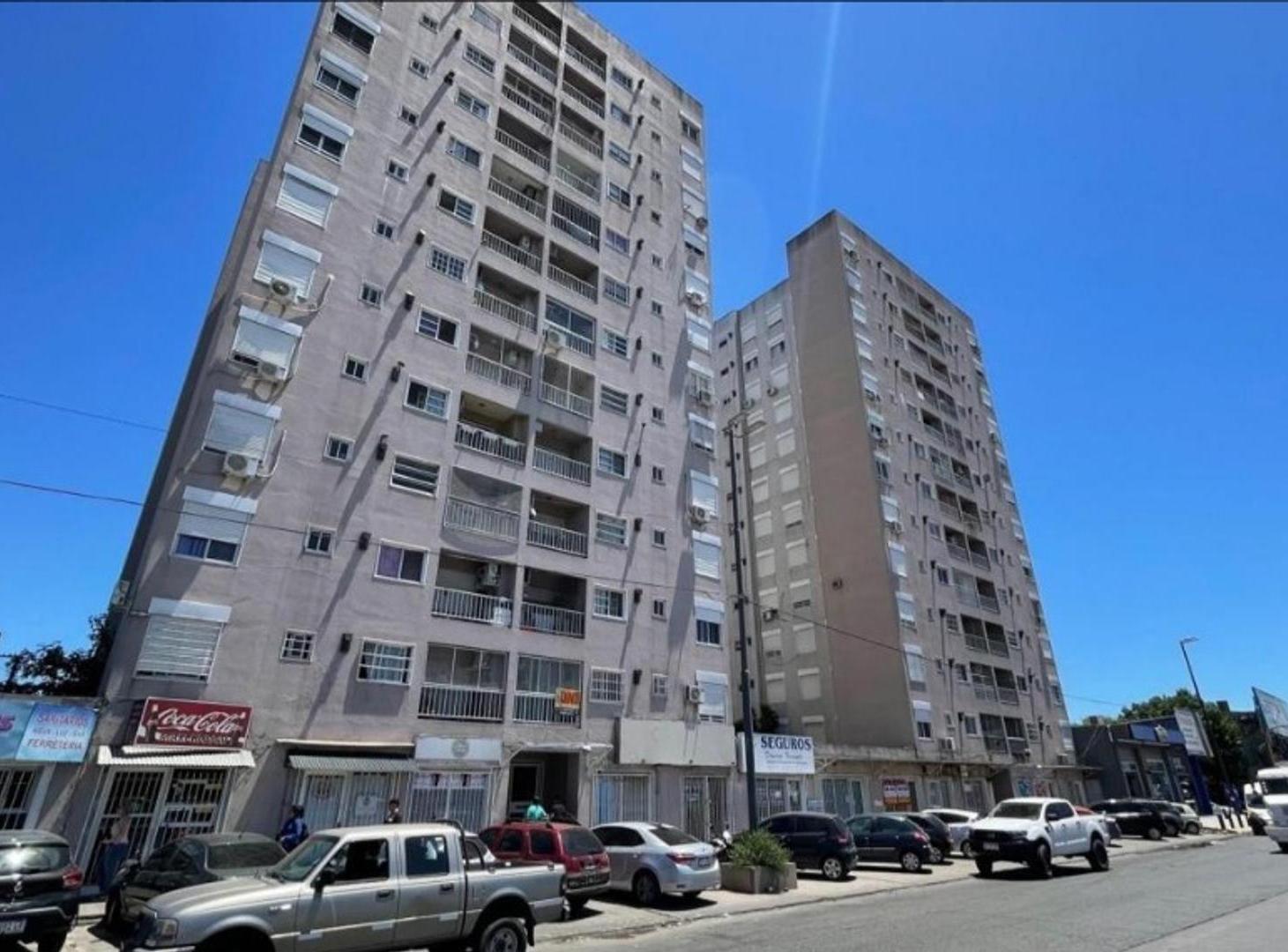 Foto de Dpto 3 amb con cochera - Av. Pdte. Perón 440, imagen 1