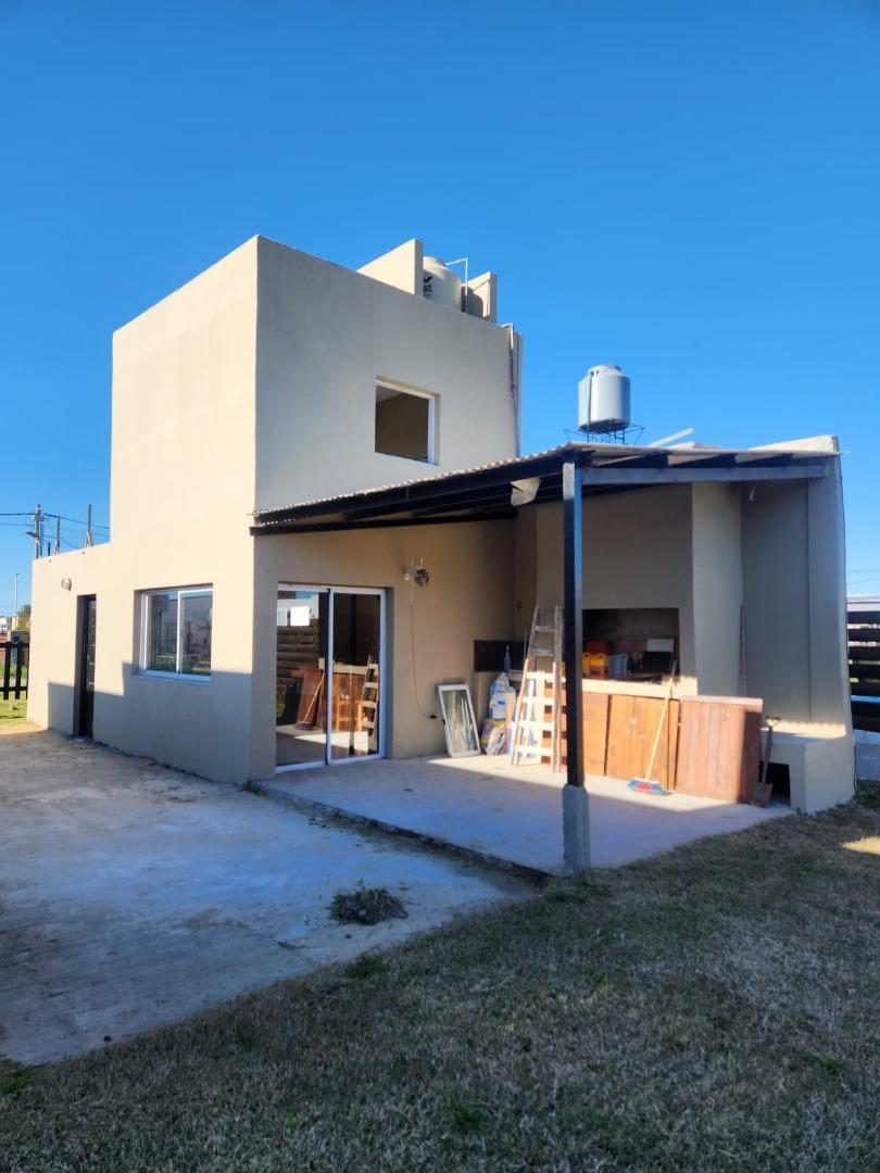 Foto de Casa con pileta en lote 10x38 - Barrio Los Tilos, imagen 2