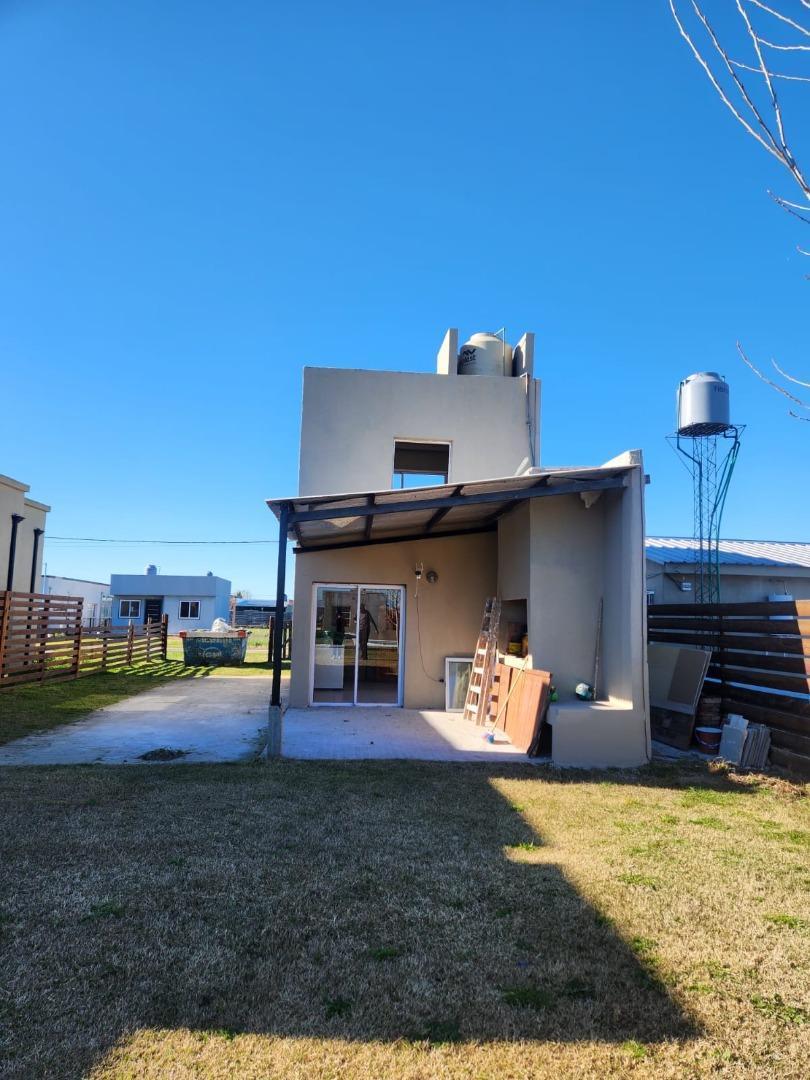 Foto de Casa con pileta en lote 10x38 - Barrio Los Tilos, imagen 3