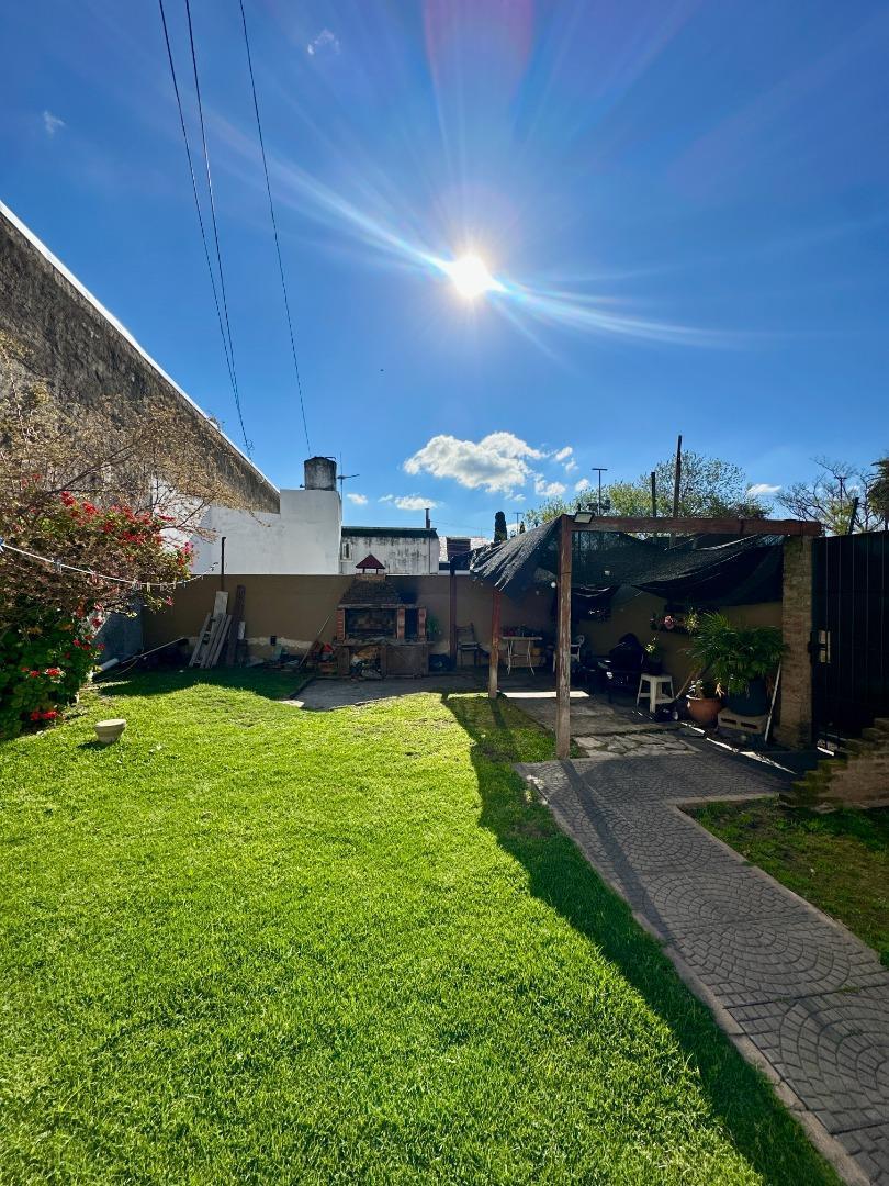 Foto de Casa tipo PH con jardín en Banfield - Carlos Croce 1255, imagen 1