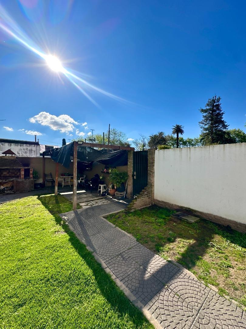 Foto de Casa tipo PH con jardín en Banfield - Carlos Croce 1255, imagen 2