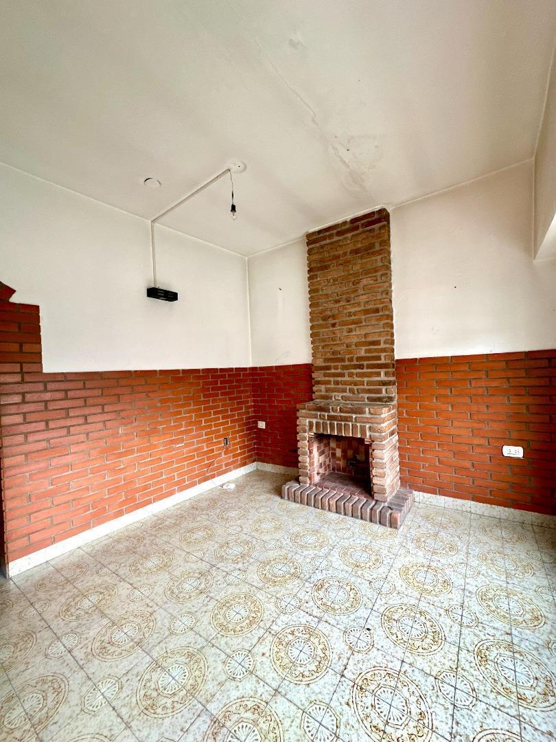 Foto de Casa 2 dorm, cochera y patio - Legisladores 88, Llavallol, imagen 2