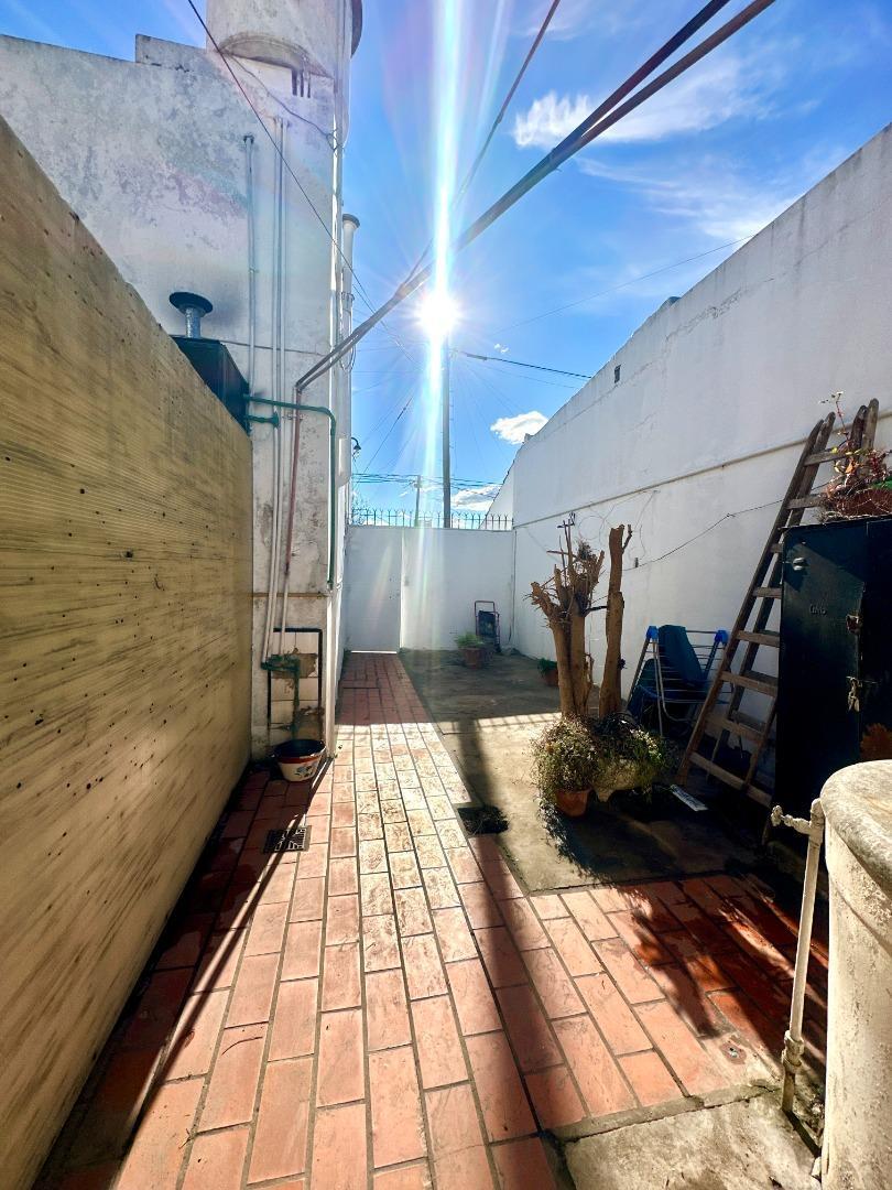 Foto de Ph 2 amb con patio - Hermoso barrio en Temperley, imagen 2