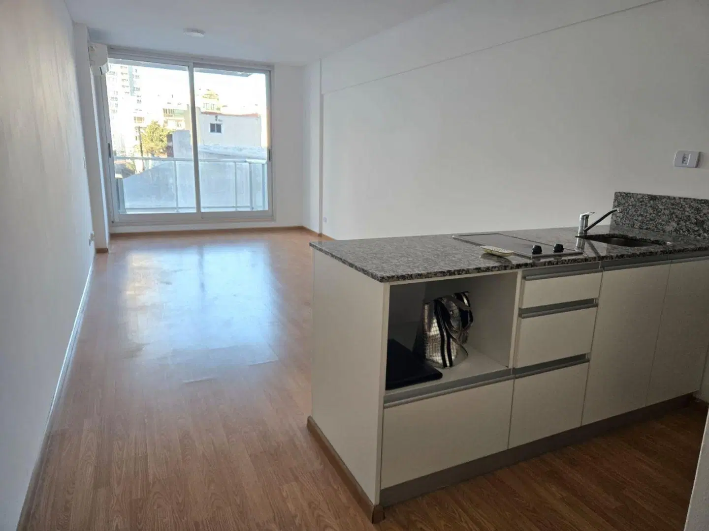 Departamento monoambiente. | BERNARDO DE IRIGOYEN 1390 3