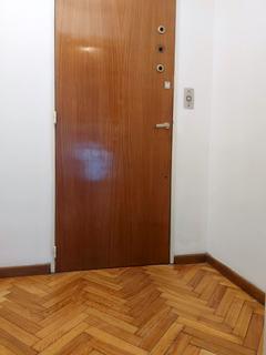 Piso de 4 Amb. C/dep. Frente. Balcon. Cochera y Baulera. 2 Baños Completos. 5
